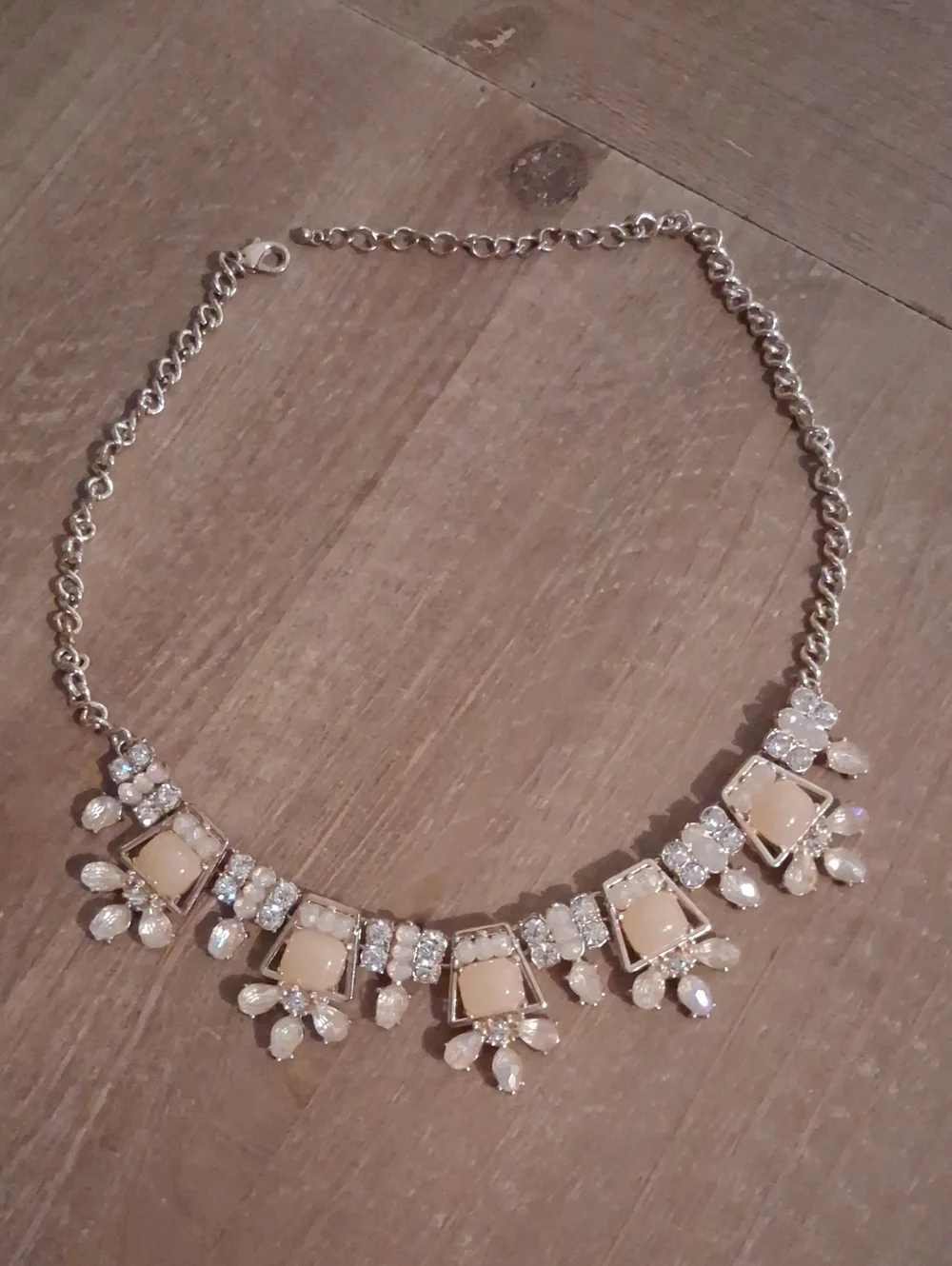 New Elegant Gold and Cream Statement Necklace - Women Jewelry - Picture 9 of 16